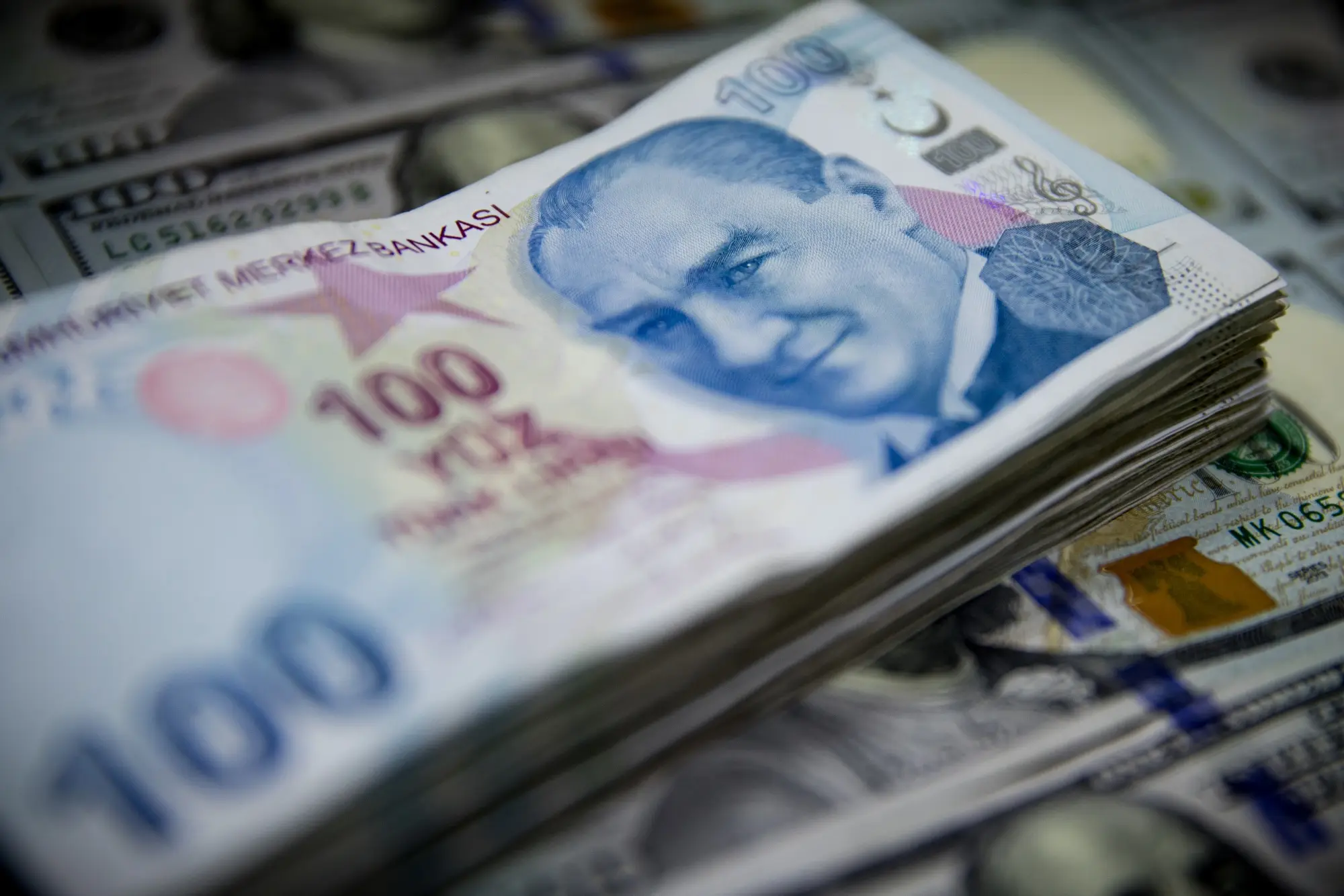 Οι Τούρκοι ανεβάζουν ξανά τα επιτόκια για να σώσουν την τουρκική λίρα