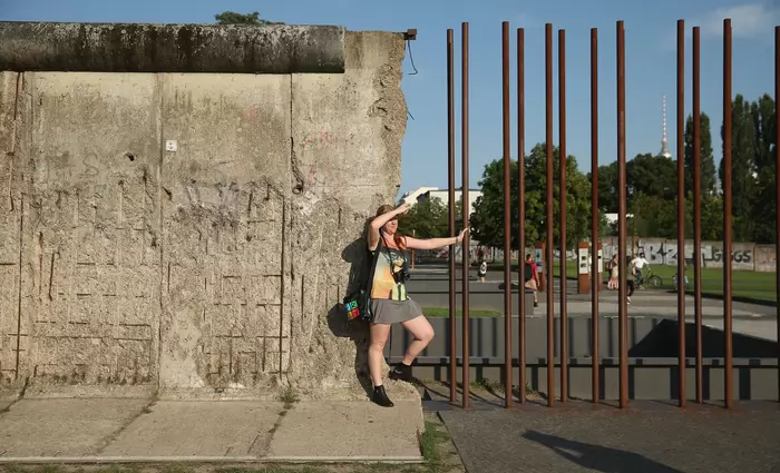 Μεγάλες διαφορές μεταξύ ανατολικής και δυτικής Γερμανίας 30 χρόνια μετά την πτώση του Τείχους