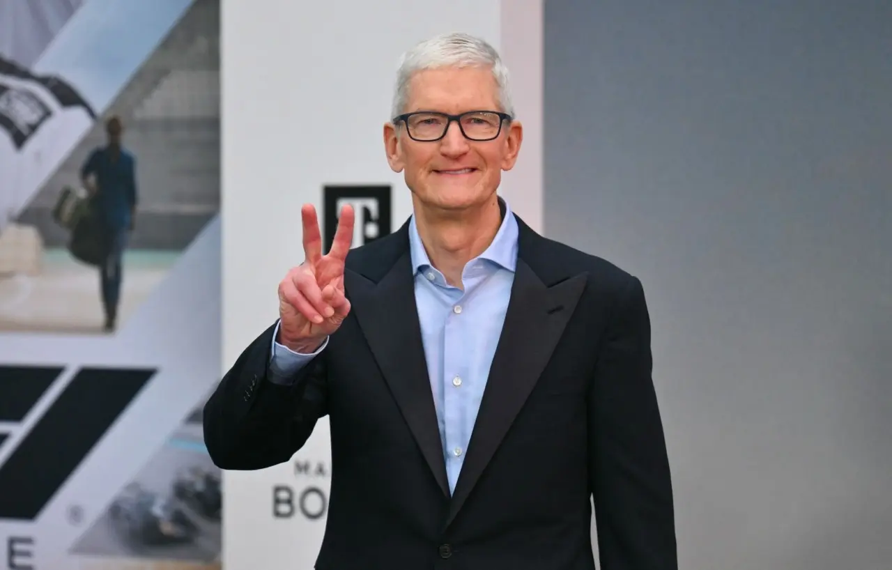 Apple vs Τεχνητή Νοημοσύνη: Γιατί ο Τιμ Κουκ δεν ανησυχεί για το iPhone