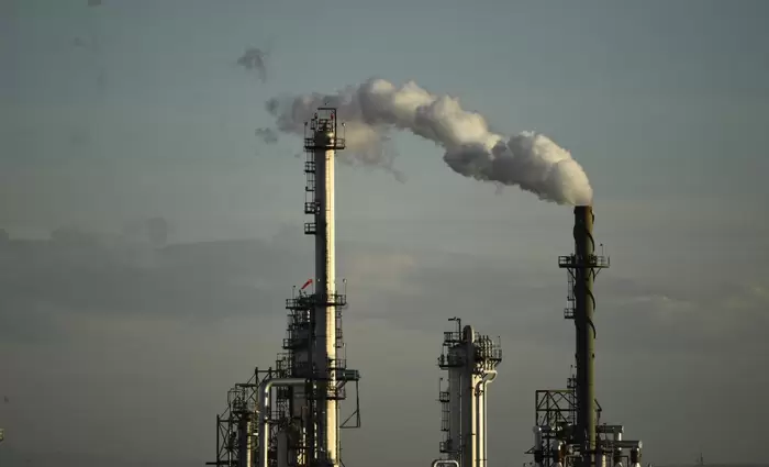 Φορτώνουν ρωσικό αργό Κίνα και Ινδία – Πάει για ρεκόρ εσόδων η Ρωσία (Video)