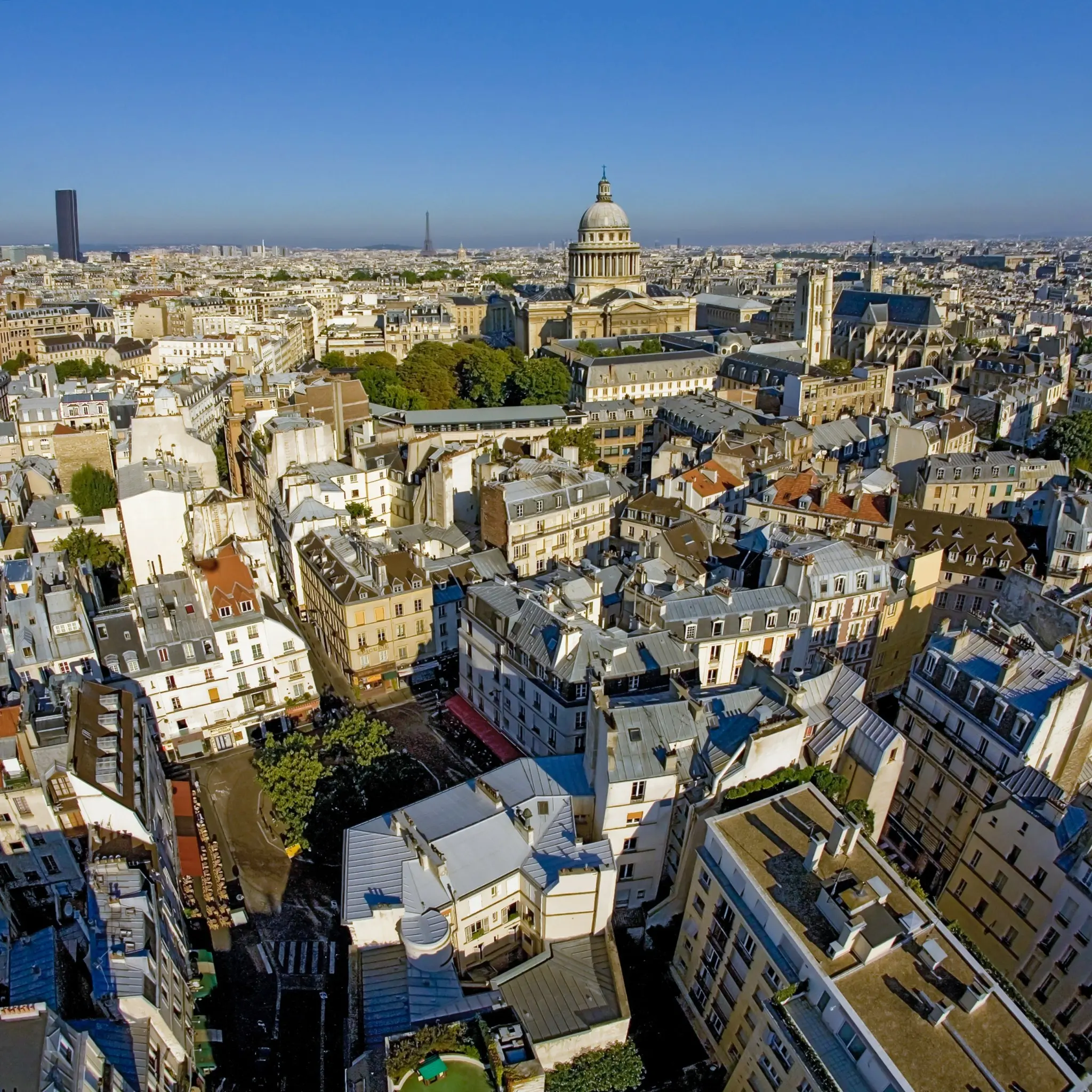 Οι retail investors αποσύρουν €11,4 δισ. από τα αμοιβαία κεφάλαια ακινήτων στην Ευρώπη