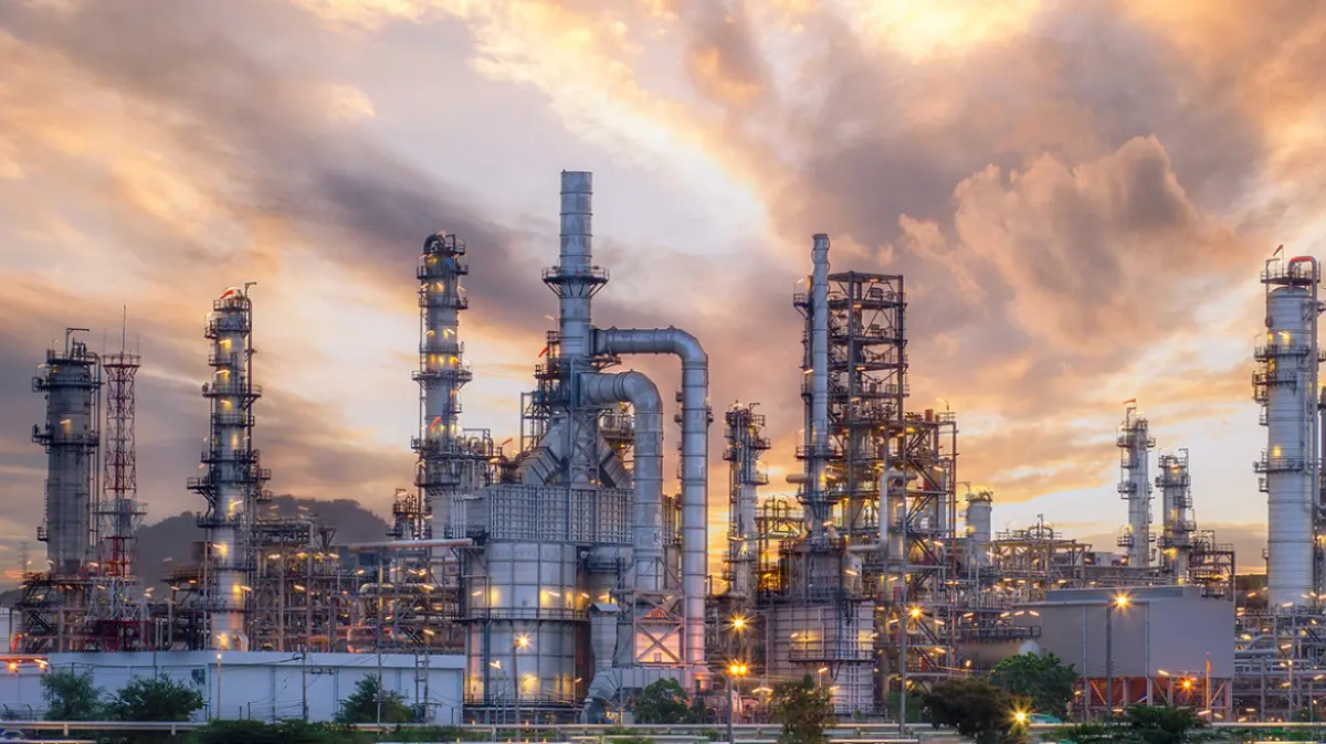 Πέφτει η τιμή του πετρελαίου λόγω της υγειονομικής κρίσης στην Κίνα