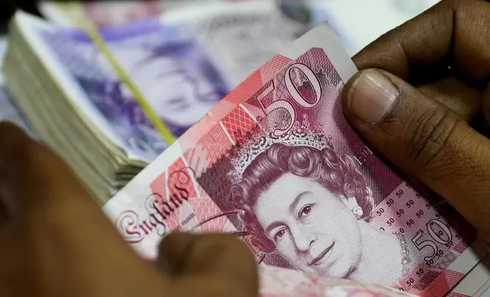 Bloomberg: Οι πλούσιοι έγιναν πλουσιότεροι με τη νίκη Τζόνσον