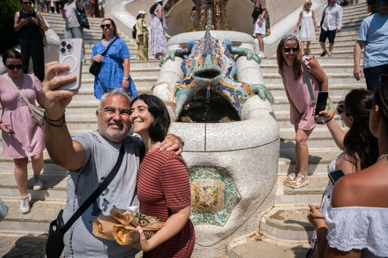 Ισπανία: Επιβράδυνση για τον τουρισμό το 2025 - Η αβεβαιότητα πλήττει τα ταξίδια