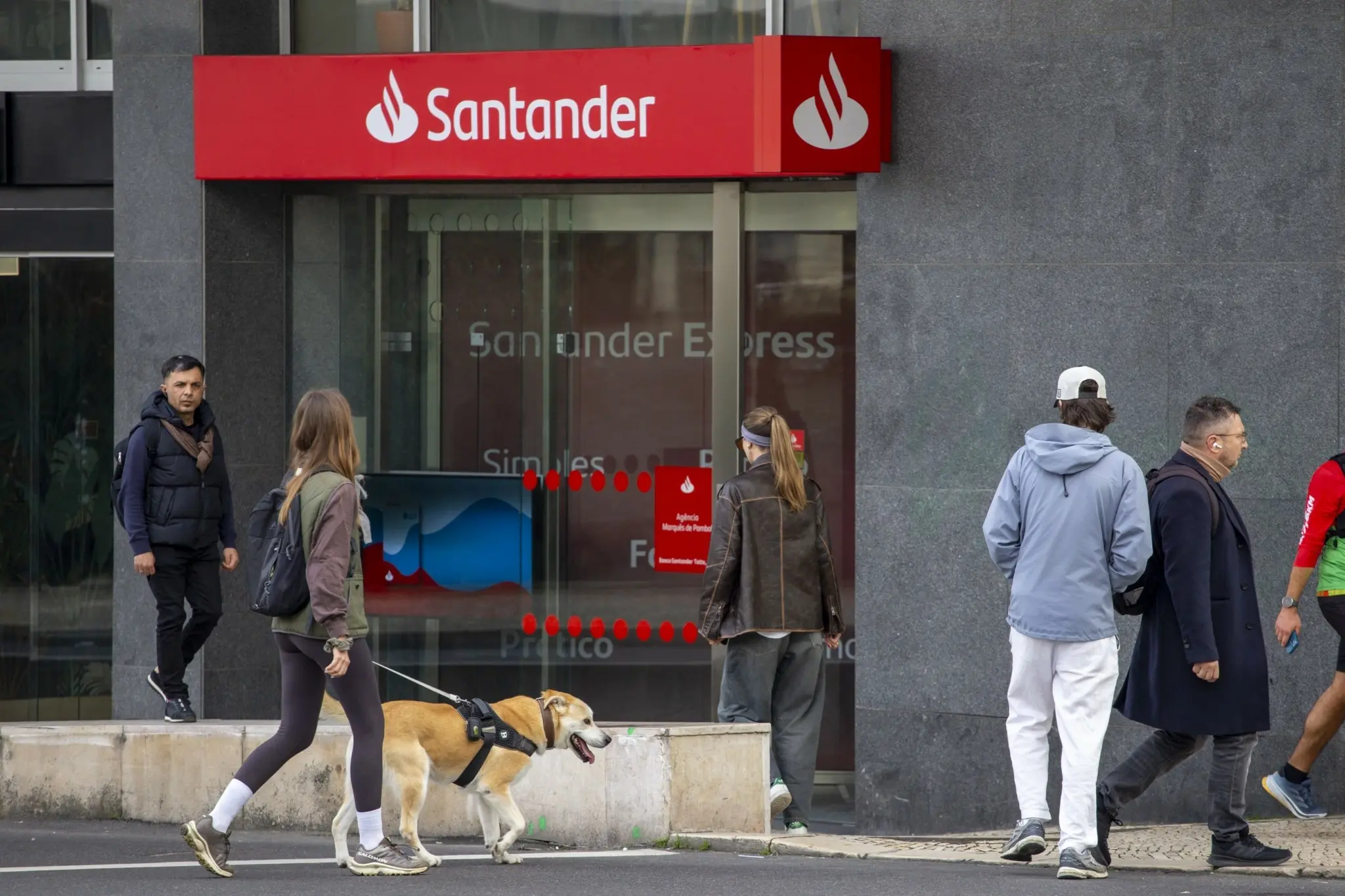 Santander: Στόχος καθαρά κέρδη άνω των €20 δισ. το 2028 μετά την εξαγορά της Webster (γράφημα)