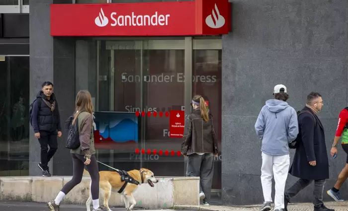 Santander: Στόχος καθαρά κέρδη άνω των €20 δισ. το 2028 μετά την εξαγορά της Webster (γράφημα)