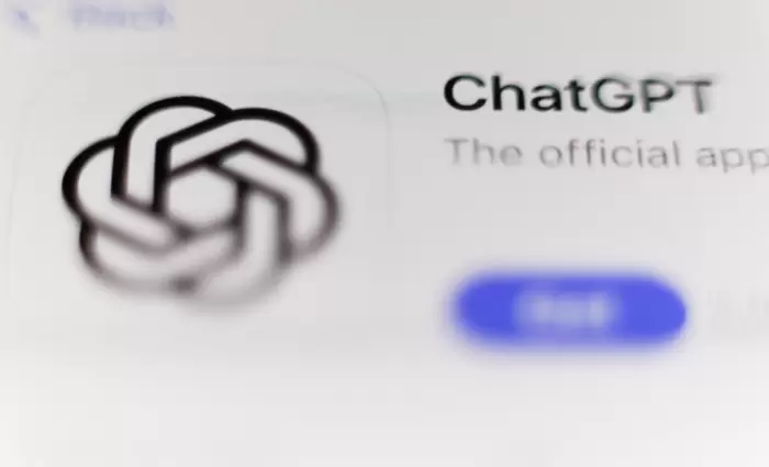 Politico: Σε νομικό κενό η Ευρώπη για τη ρύθμιση του ChatGPT