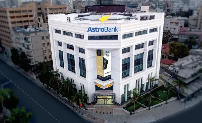 Πέφτουν οι υπογραφές - Στα χέρια της Alpha Bank η Astrobank