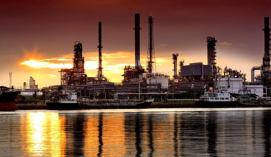 Γκρεμίζεται η ζήτηση για το πετρέλαιο μετά τα περιοριστικά μέτρα