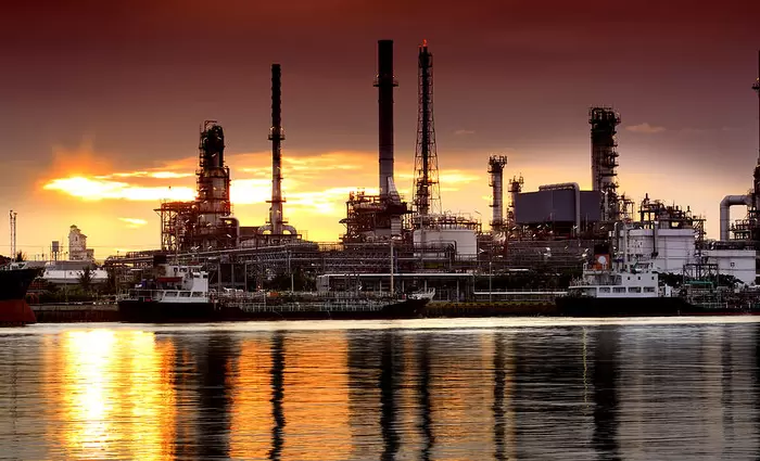 Γκρεμίζεται η ζήτηση για το πετρέλαιο μετά τα περιοριστικά μέτρα