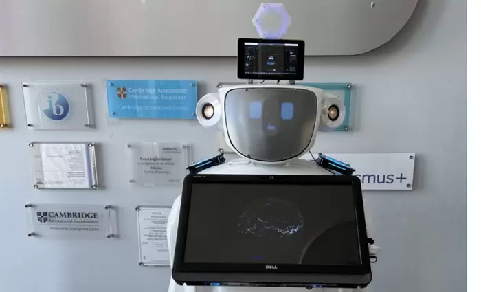 Tο πρώτο ρομπότ ChatGPT AI στον κόσμο που δημιουργήθηκε από τους μαθητές των Σχολών ΠΑΣΚΑΛ