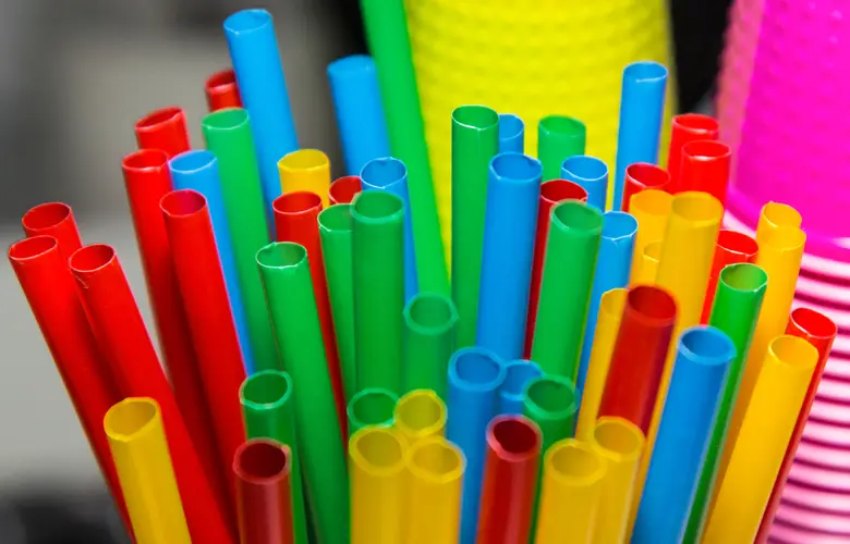 Η Λάρνακα βάζει τέλος στο πλαστικό καλαμάκι