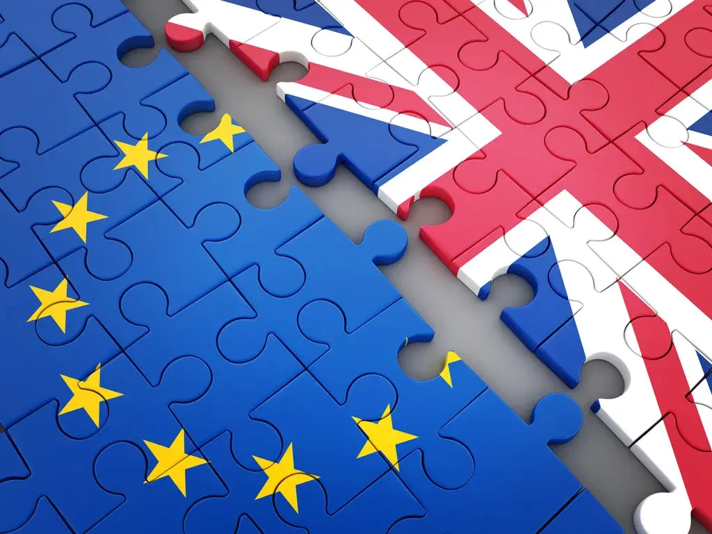 Δέκα χρόνια μετά το Brexit η Βρετανία μετρά το κόστος – Από 2% έως 4% η απώλεια του ΑΕΠ