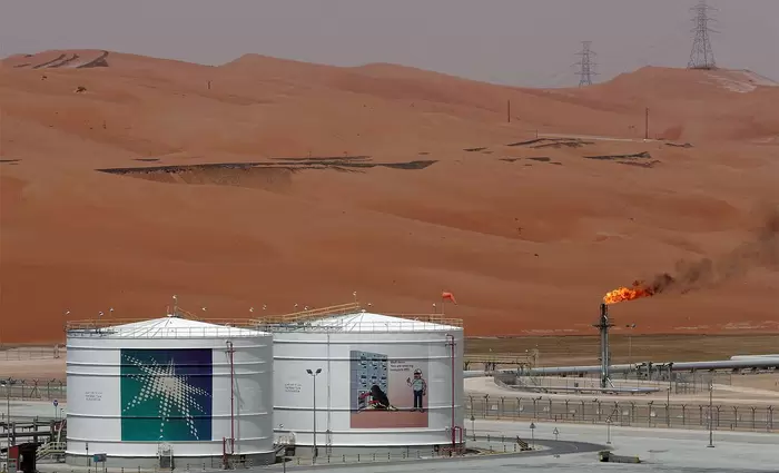 Κρίση στη Μ. Ανατολή: Οι πετρελαϊκοί γίγαντες του Κόλπου βαθαίνουν τις περικοπές στην παραγωγή