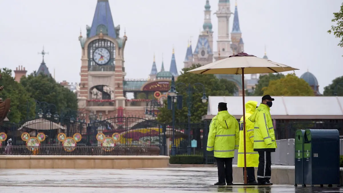 Η Disneyland στο Χονγκ Κονγκ κατεβάζει ρολά λόγω του νέου κοροναϊού