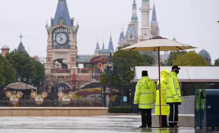 Η Disneyland στο Χονγκ Κονγκ κατεβάζει ρολά λόγω του νέου κοροναϊού