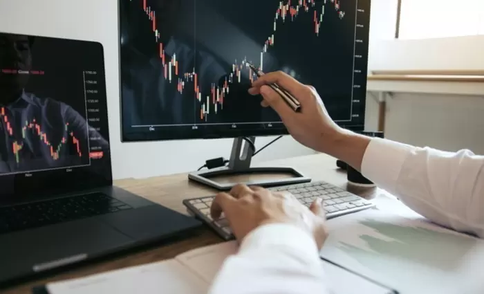 Στις αγορές βγαίνει το ελληνικό Δημόσιο για €250 εκατ. με επανέκδοση 10ετούς