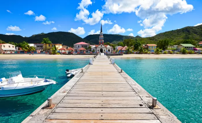 Διώχνουν άρον άρον τους τουρίστες λόγω κορωνοϊού