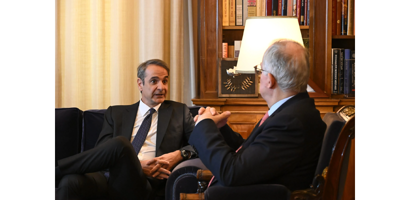 Bloomberg: Η Ελλάδα επιβάλλει πλαφόν στα περιθώρια κέρδους σε καύσιμα και σούπερ μάρκετ