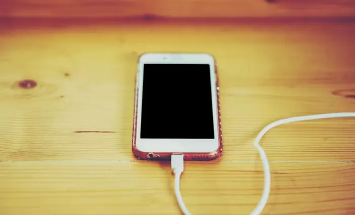 Apple: Σχέδιο για iPhone χωρίς καλώδια - Πώς θα γίνεται η φόρτιση