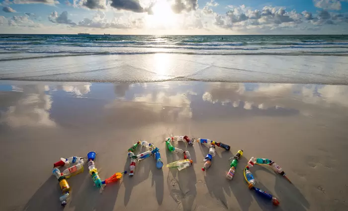 Μείωση της κατανάλωσης και απόρριψης πλαστικών μίας χρήσης στην τουριστική βιομηχανία