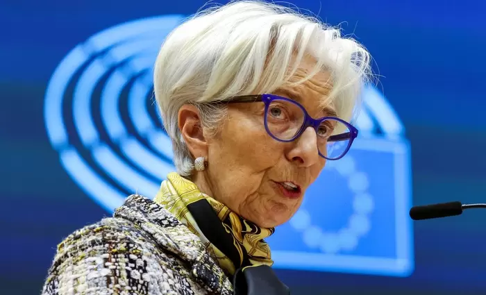 ΕΚΤ: Τα επιτόκια θα παραμείνουν στα σημερινά επίπεδα
