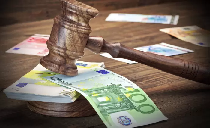 «Καμπάνα» €360,000 σε επενδυτική εταιρεία για σωρεία παραβιάσεων από ΕΚΚ