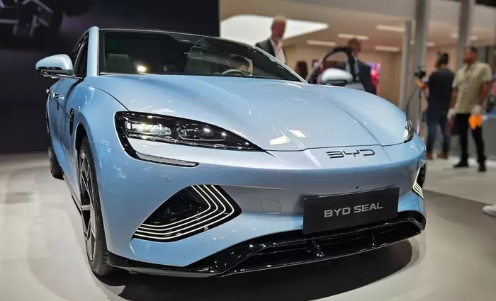 Κίνα: Επενδύει $828 εκατ. για την ανάπτυξη εξελιγμένων μπαταριών ηλεκτρικών οχημάτων