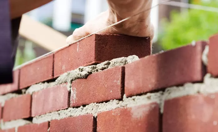 Πρώτα επενδύστε σε εσάς και μετά σε τούβλα