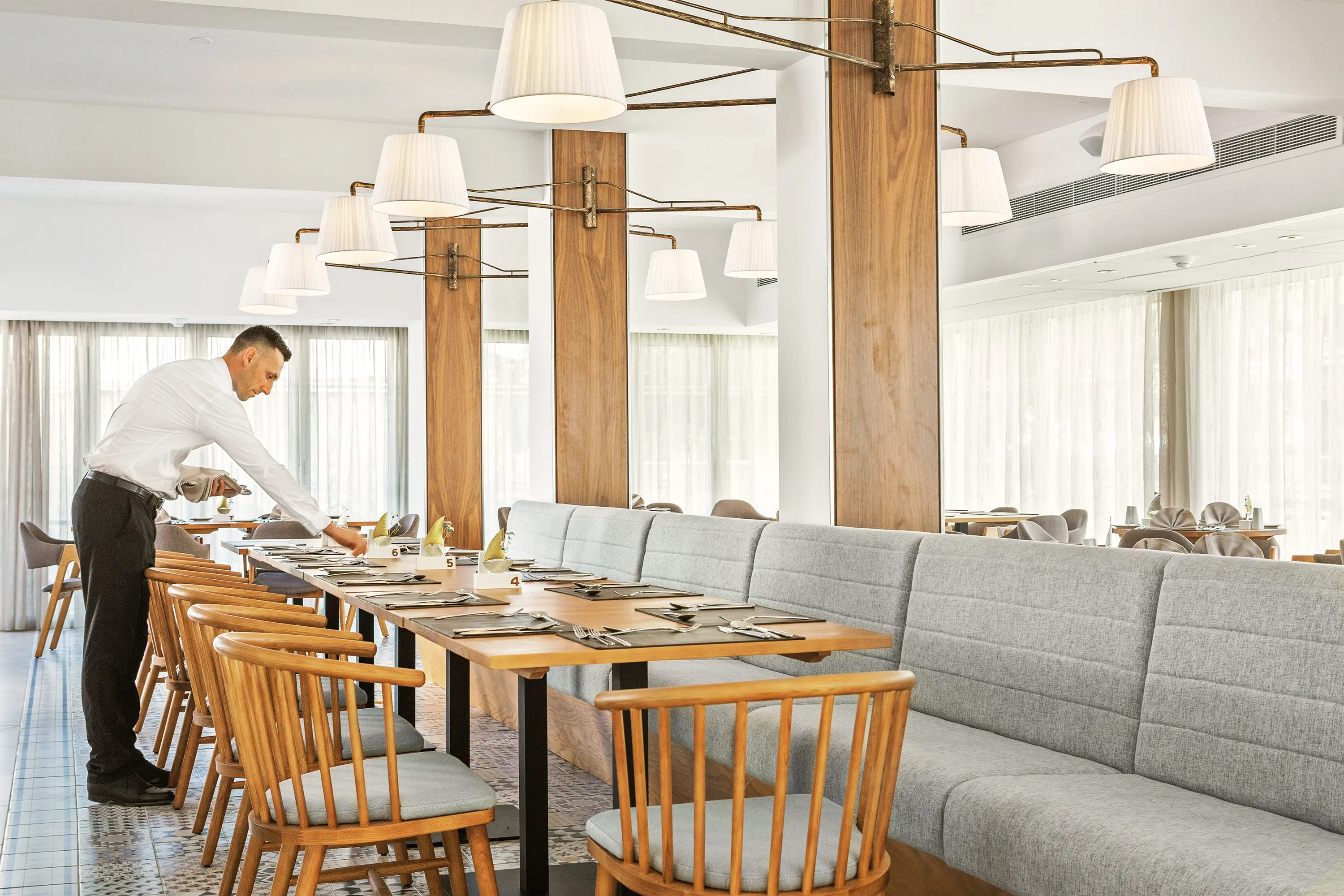 Η Κύπρος στρέφει το βλέμμα στην β' φάση της χαλάρωσης