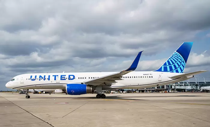 Mega deal στις αερομεταφορές: Η United εξετάζει συγχώνευση με την American Airlines