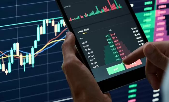 Άνοδος στην Ασία παρά τον αποκλεισμό στα Στενά του Ορμούζ και τις εντάσεις ΗΠΑ–Ιράν