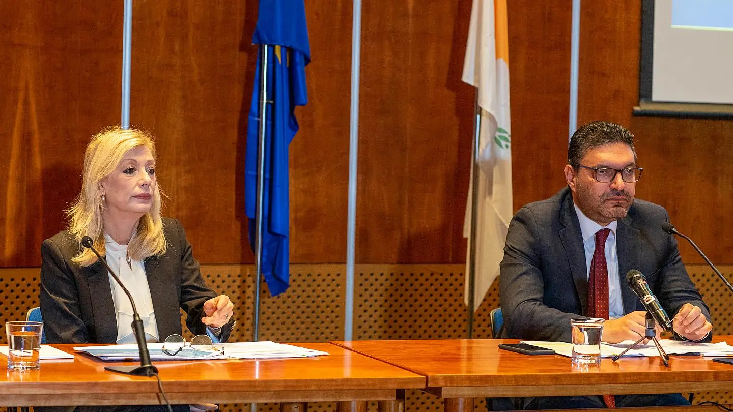 Στο ακουστικό για τα νέα Σχέδια Στήριξης