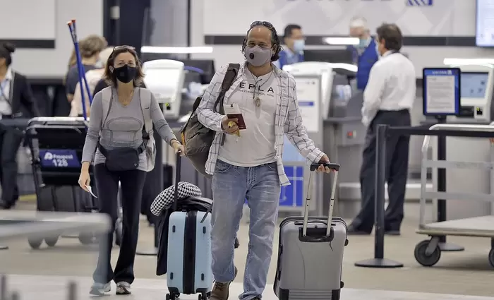 Ο Λευκός Οίκος αναγγέλλει άνοιγμα των συνόρων για Ευρωπαίους