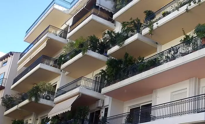 Τα έξι «κάστρα» της Airbnb στην Αθήνα