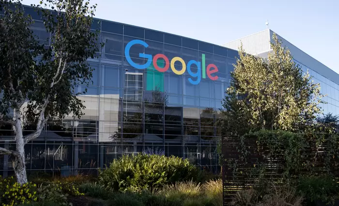 Η Google μπαίνει στα... φωτοβολταϊκά με «όχημα» τους Χάρτες