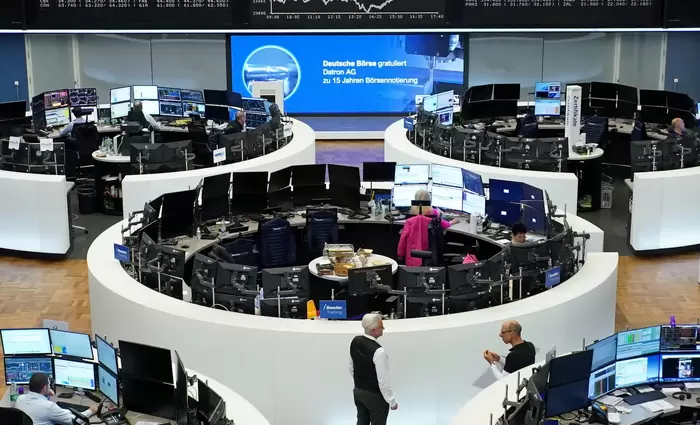 Eυρωπαϊκές αγορές: Μεικτά πρόσημα με το βλέμμα στον πόλεμο ΗΠΑ-Ιράν