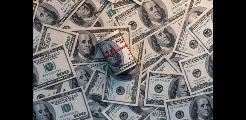 Κρίση στη Μέση Ανατολή: Γιατί το δολάριο επιστρέφει ως το ισχυρότερο ασφαλές καταφύγιο των αγορών