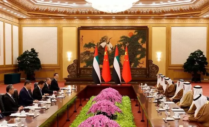 ΗΑΕ και Κίνα ενισχύουν τους οικονομικούς δεσμούς - Κινεζικά ρομποταξί στη Μ. Ανατολή