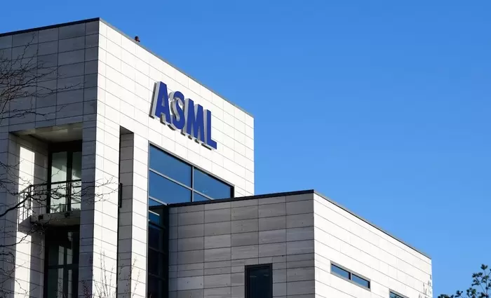 ASML: Ανεβάζει τον πήχη των πωλήσεων λόγω έκρηξης στην τεχνητή νοημοσύνη