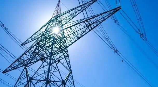 Ευρώπη: Ποια χώρα σκάβει δεξαμενές για να μειώσει την τιμή στο ηλεκτρικό ρεύμα