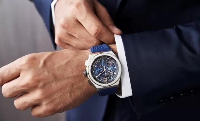 Η ZENITH καθρεφτίζει τον μακρινό ορίζοντα με το Defy El Primero 21 BLUE