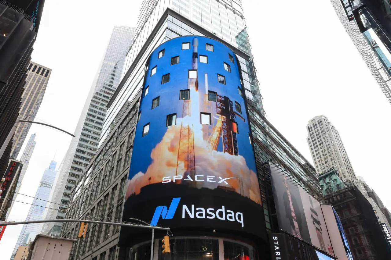 Κατεβάζει ταχύτητα η Wall Street – «Πύραυλος» η SpaceX, ξεπέρασε την Amazon
