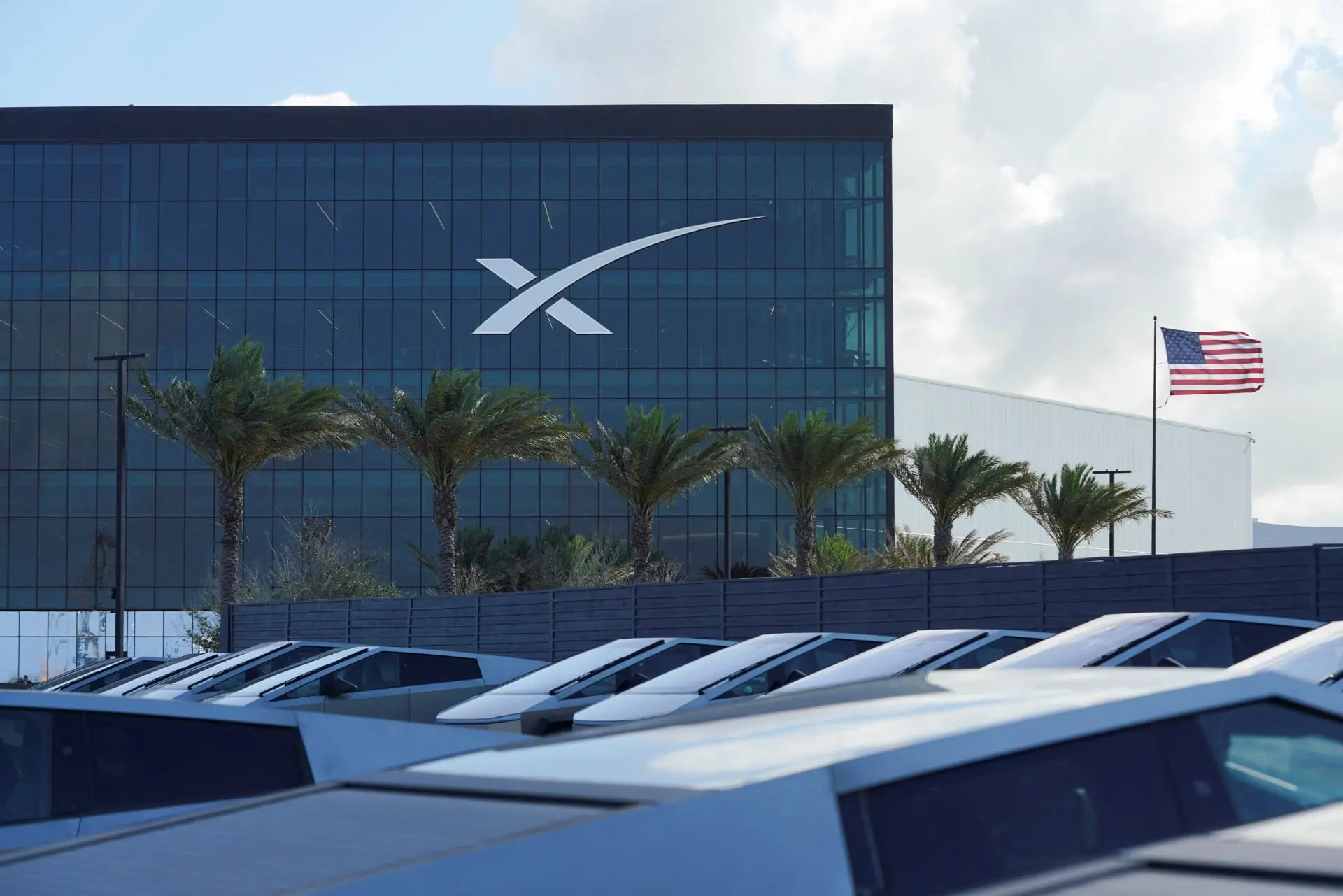 SpaceX: Eξαγοράζει την εταιρεία τεχνητής νοημοσύνης Cursor σε συμφωνία-μαμούθ $60 δισ.