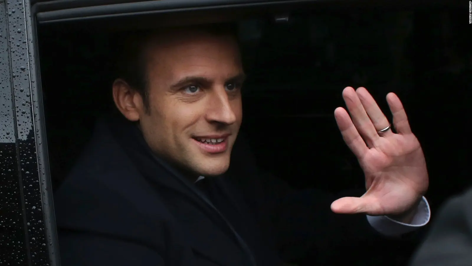 Σε ελεύθερη πτώση η δημοτικότητα του Εμμανουέλ Μακρόν