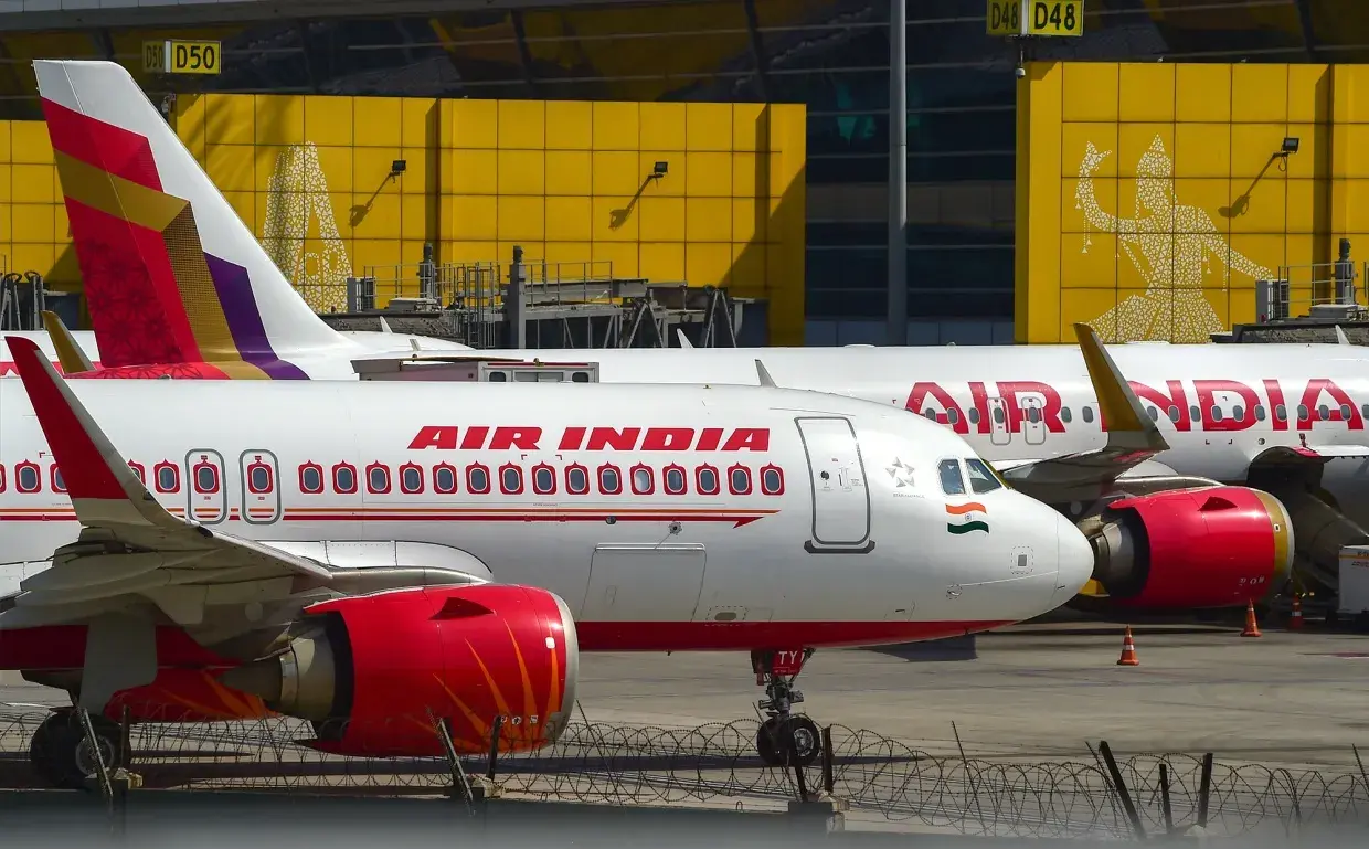 Air India: Νέα στρατηγική με φθηνότερα εισιτήρια χωρίς δωρεάν γεύματα για να «χτυπήσει» τις low-cost αεροπορικές