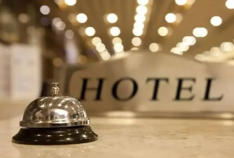 Νέα ευκαιρία για αδειοδότηση ξενοδοχείων – Ενέκρινε νέα παράταση η Βουλή, με κριτική