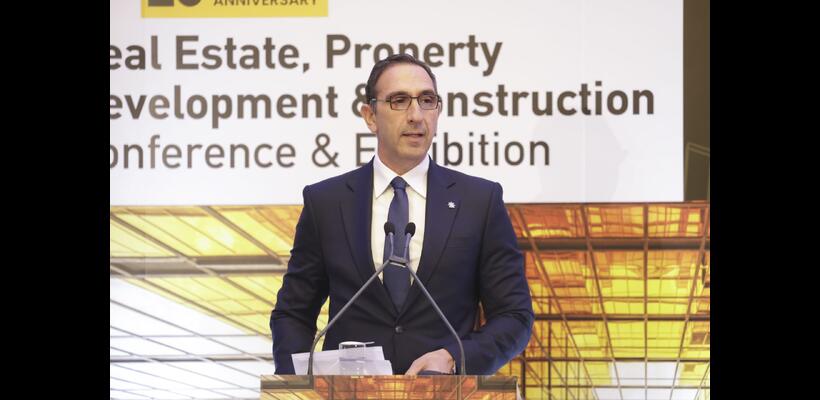 Παρεμβάσεις σε τέσσερις άξονες για προσιτή στέγη – Τι παρουσίασε ο ΥΠΕΣ