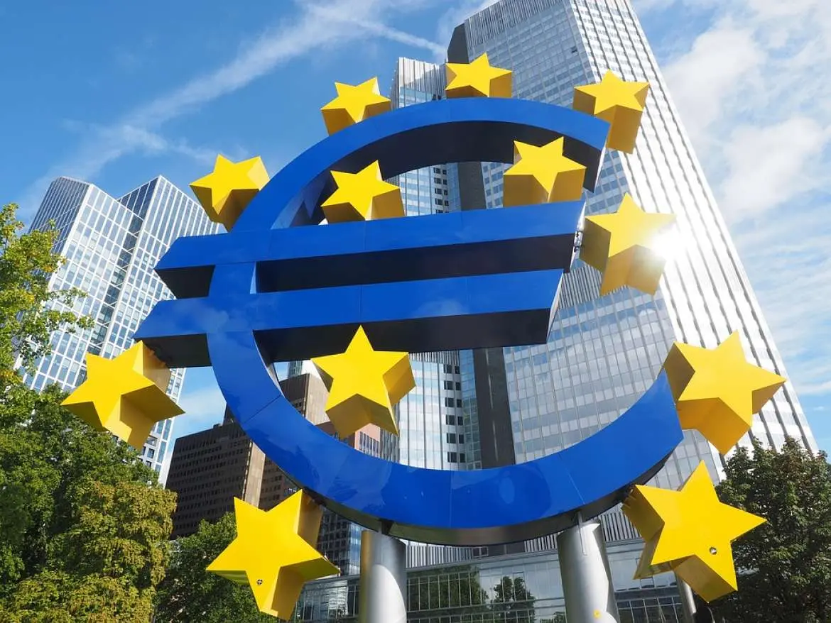 Προς υιοθέτηση του ευρώ η Κροατία και η Βουλγαρία
