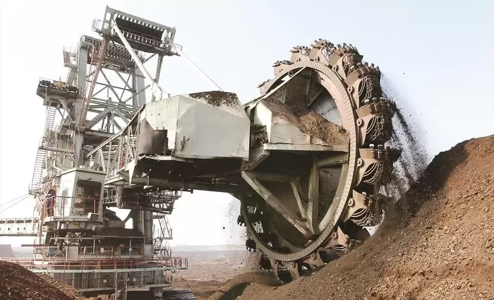 Αυξάνονται οι τιμές στα ορυκτά, μειώνονται στα μεταλλικά προϊόντα